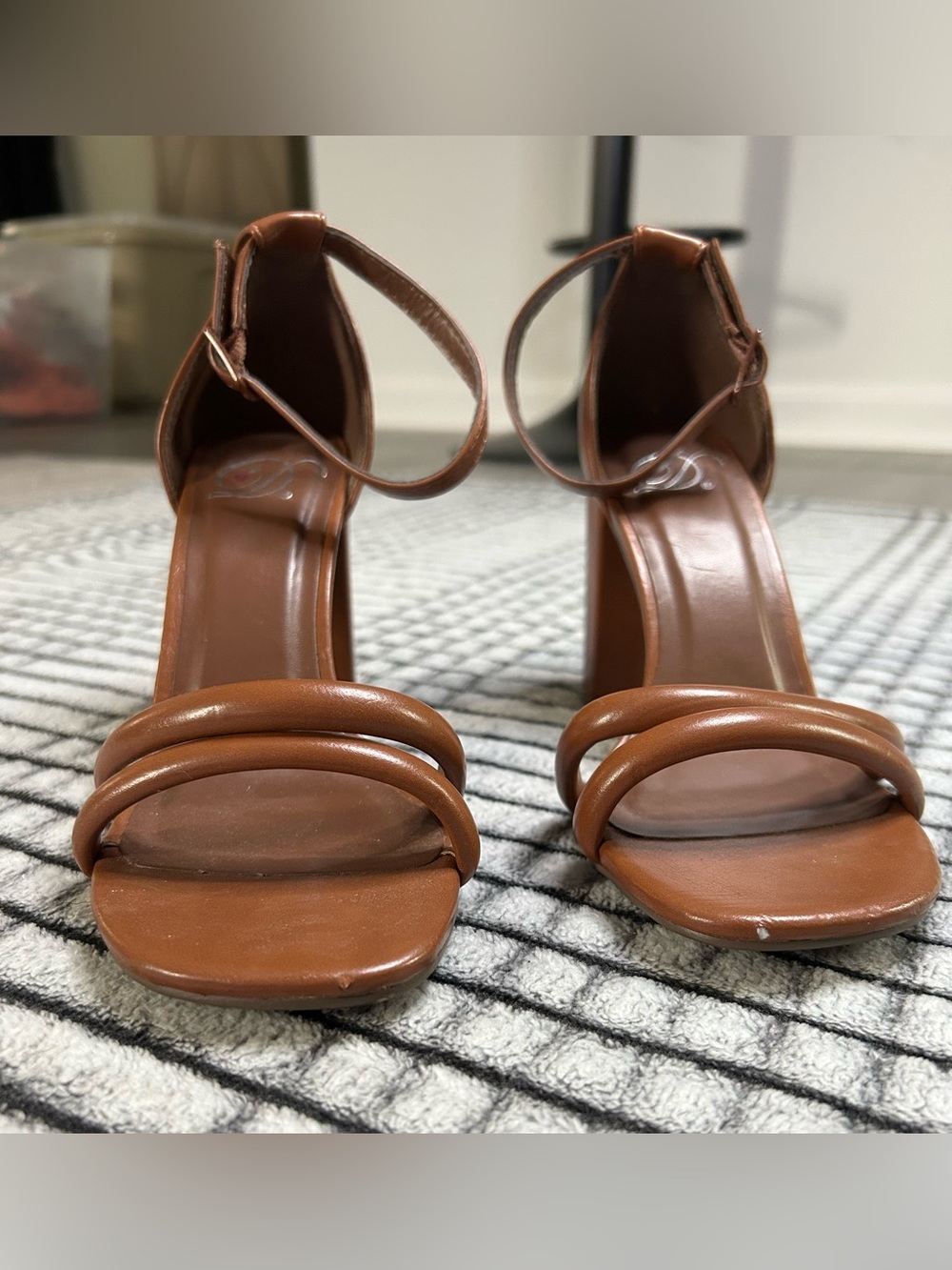 Women's Brown Ankle-Strap Block Heel Sandals (6)